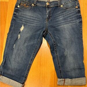 Seven7 Dark Blue Distressed Cropped Jean Capris Size 20